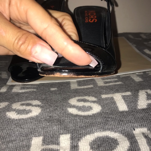 💯% Authentic Michael Kors Black Wedges - Picture 4 of 8